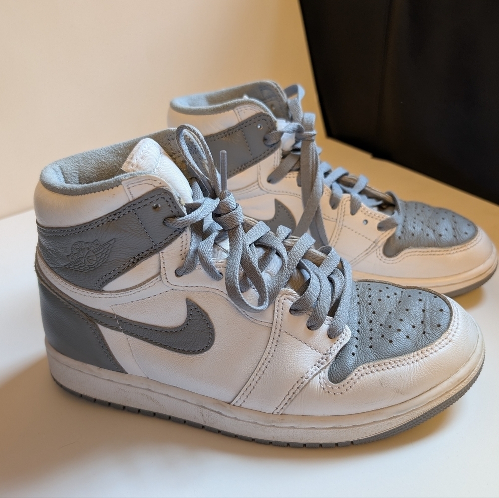 Nike Air Jordans Gray and White High-Top Sneakers Size 6.5 In VGUC